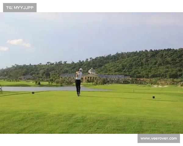 高尔夫球场设计中的自然景观融合与环境可持续性策略探讨 高尔夫球场设计中的自然景观融合与环境可持续性策略探讨